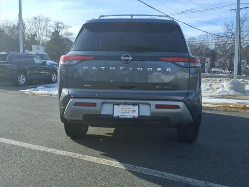 2024 Nissan Pathfinder SL 4WD