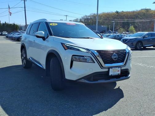Pearl White Tricoat 2023 Nissan Rogue SL