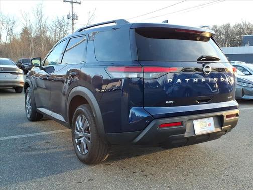 2025 Nissan Pathfinder SV 4WD