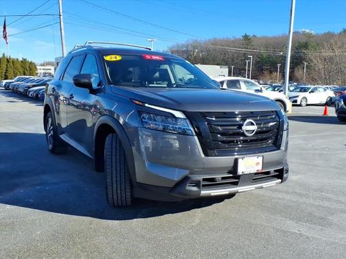 2024 Nissan Pathfinder SL 4WD