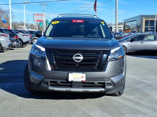 2024 Nissan Pathfinder SL 4WD