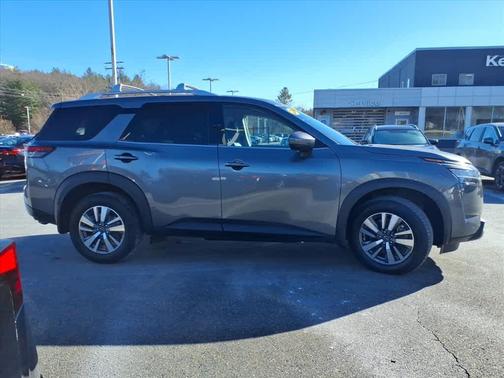 2024 Nissan Pathfinder SL 4WD