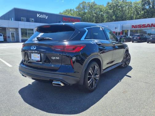 2022 INFINITI QX50 LUXE AWD