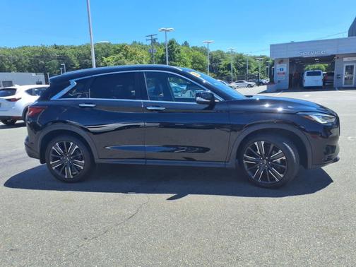 2022 INFINITI QX50 LUXE AWD