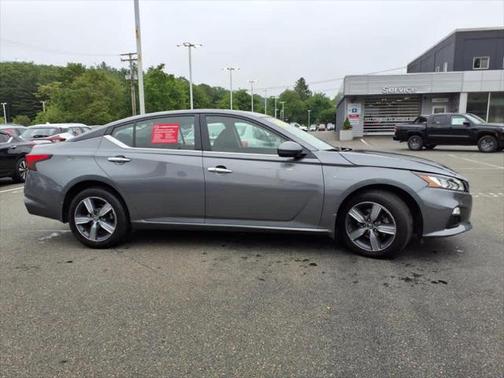 2021 Nissan Altima 2.5 SV