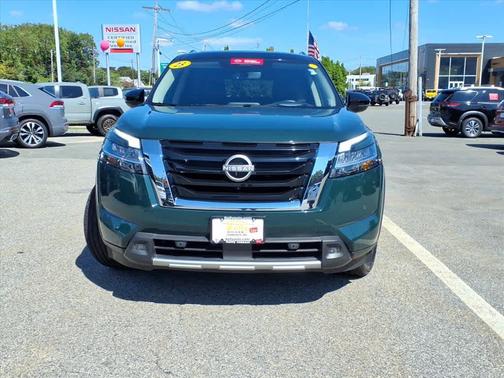 2023 Nissan Pathfinder Platinum 4WD