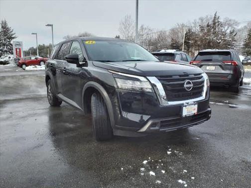 2022 Nissan Pathfinder S 4WD