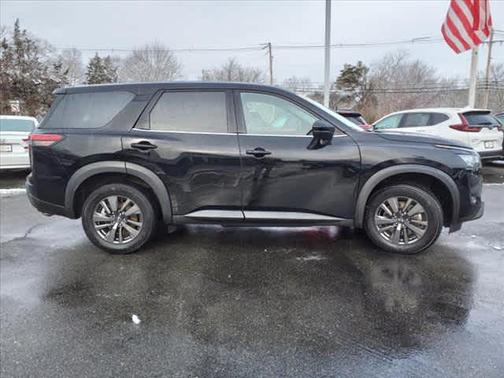 2022 Nissan Pathfinder S 4WD