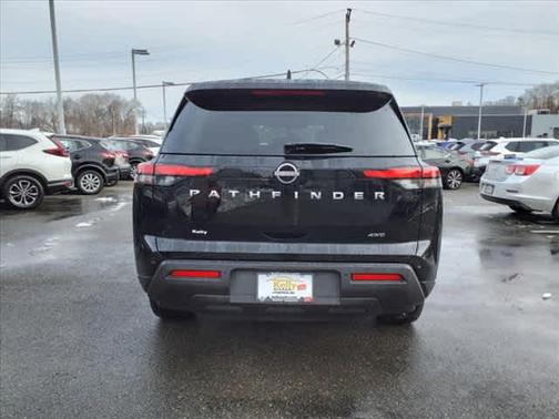 2022 Nissan Pathfinder S 4WD