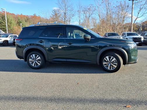 2024 Nissan Pathfinder SL 4WD