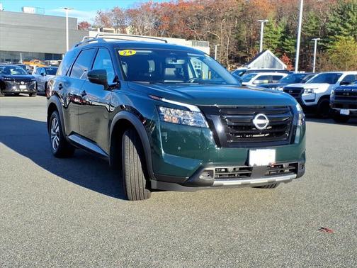 2024 Nissan Pathfinder SL 4WD