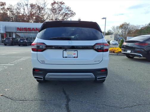2023 Honda Pilot AWD Elite
