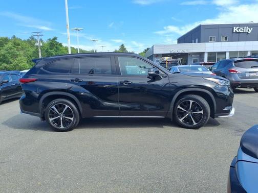 2022 Toyota Highlander XSE