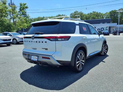 2024 Nissan Pathfinder Platinum 4WD