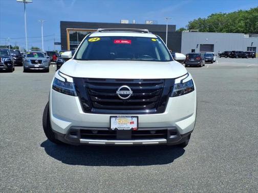2024 Nissan Pathfinder Platinum 4WD