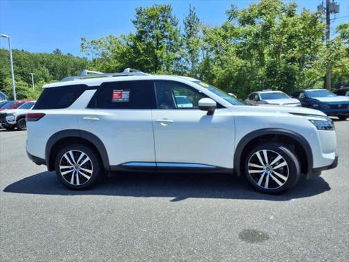 2024 Nissan Pathfinder Platinum 4WD