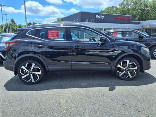 2022 Nissan Rogue Sport SL
