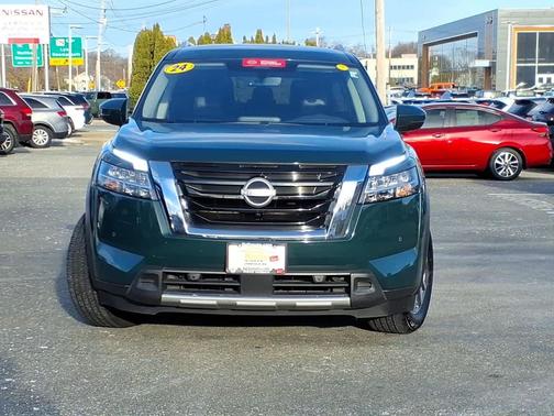 2024 Nissan Pathfinder SL 4WD
