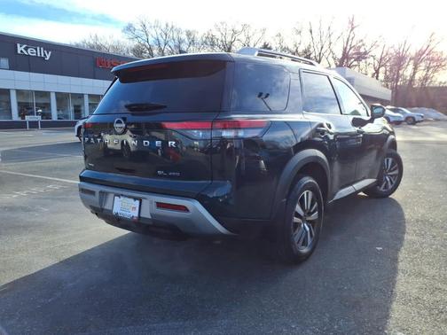 2024 Nissan Pathfinder SL 4WD