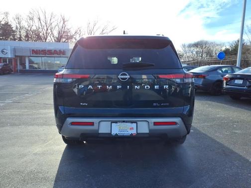 2024 Nissan Pathfinder SL 4WD