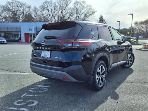 2022 Nissan Rogue SV