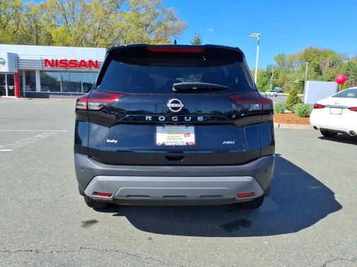 Super Black 2023 Nissan Rogue S