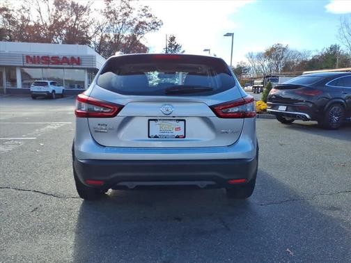 2022 Nissan Rogue Sport SV