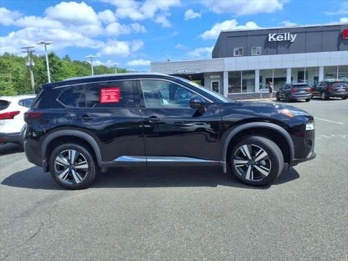 2022 Nissan Rogue SL
