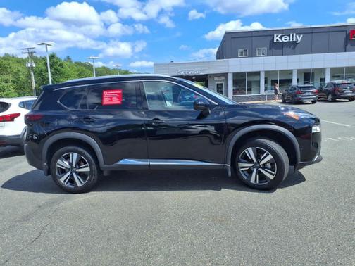2022 Nissan Rogue SL