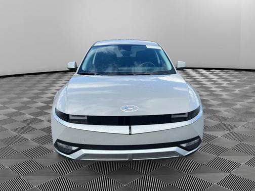 2024 Hyundai IONIQ 5 SE