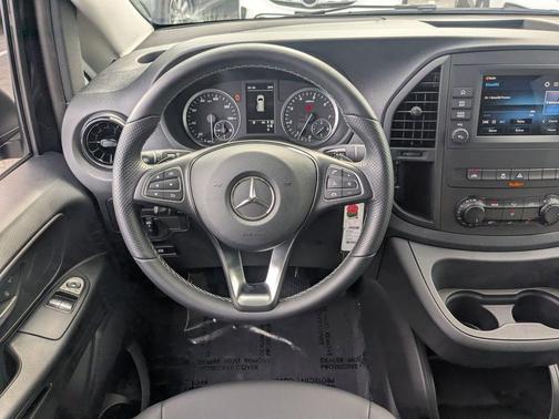 2023 Mercedes-Benz Metris Base