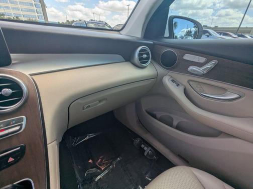 2022 Mercedes-Benz GLC 300 Base