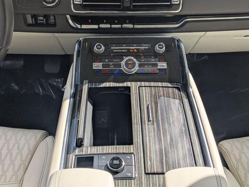 2021 Lincoln Navigator L Black Label