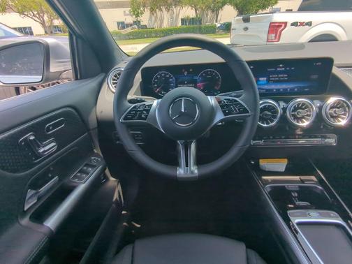 2025 Mercedes-Benz GLA 250 Base 4MATIC