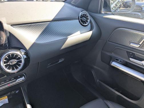 2025 Mercedes-Benz GLA 250 Base