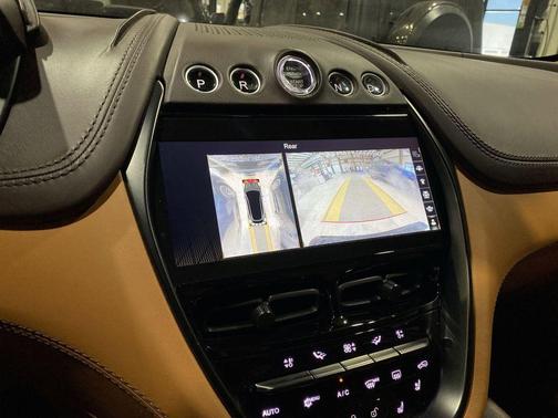 2021 Aston Martin DBX Base