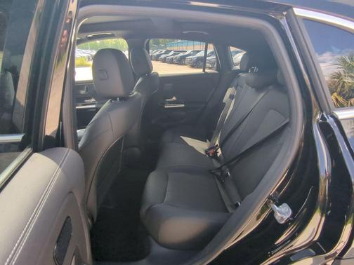 2026 Mercedes-Benz GLA 250 Base