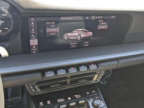 2020 Porsche 911 Carrera 4