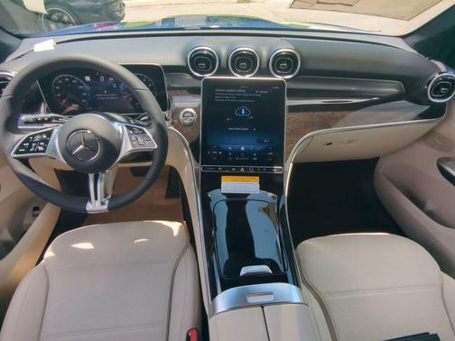 2025 Mercedes-Benz GLC 300 Base