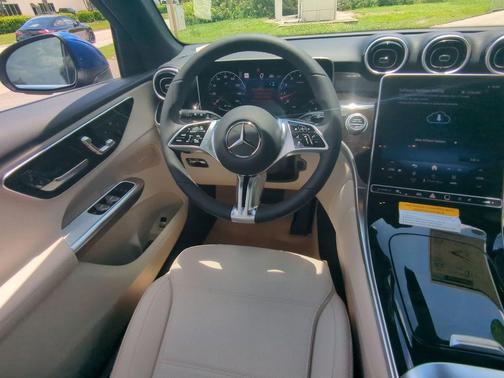 2025 Mercedes-Benz GLC 300 Base