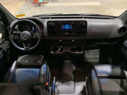 2023 Mercedes-Benz Sprinter 2500 170 WB