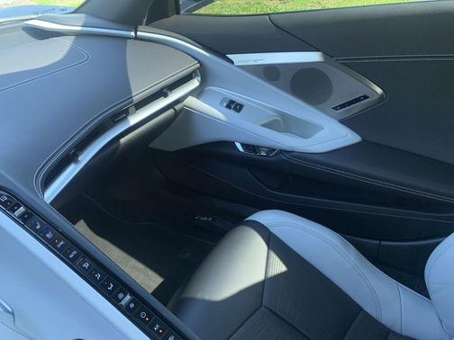 2023 Chevrolet Corvette Stingray w/2LT