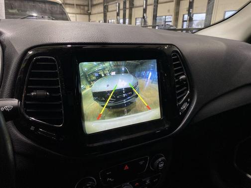 White Clearcoat 2018 Jeep Compass Limited