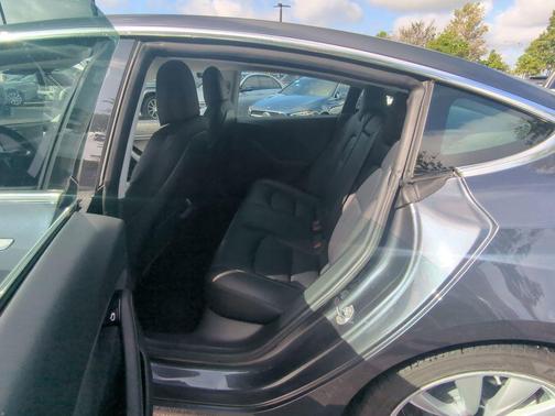 2019 Tesla Model 3 Mid Range