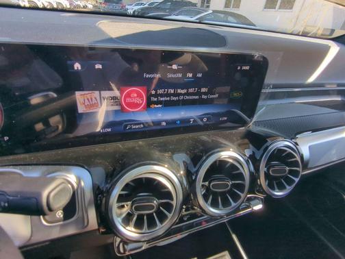 2025 Mercedes-Benz AMG GLB 35 Base