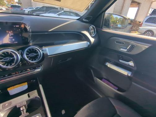 2025 Mercedes-Benz AMG GLB 35 Base