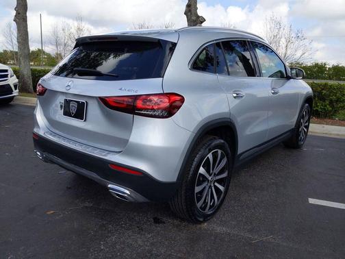 2021 Mercedes-Benz GLA 250 Base 4MATIC