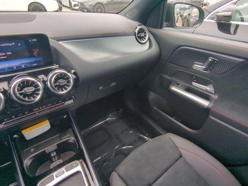 2025 Mercedes-Benz GLA 250 Base
