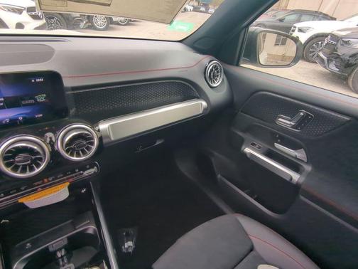 2024 Mercedes-Benz EQB 300 Base 4MATIC