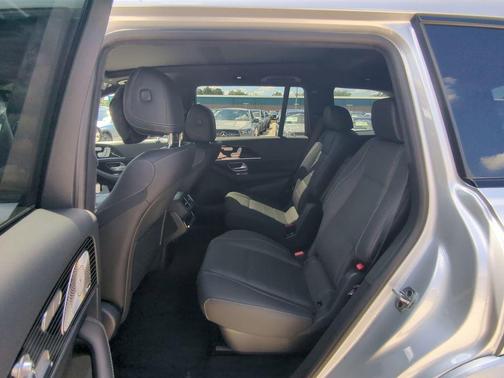 2026 Mercedes-Benz GLS 450